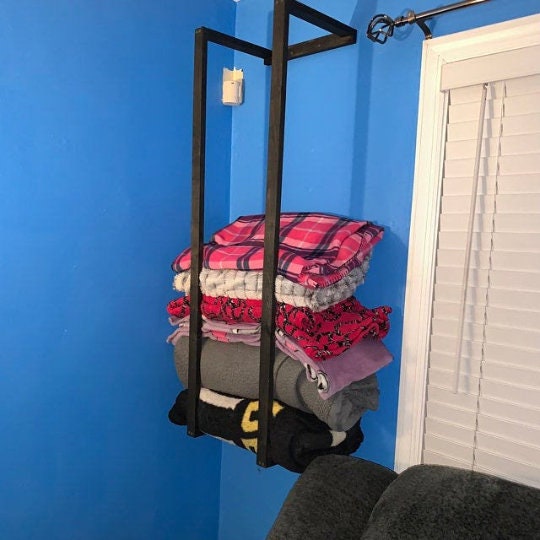 Farmhouse Rustic Blanket Holder: Wall Mounted Wood Quilt Rack for Throws & Towels